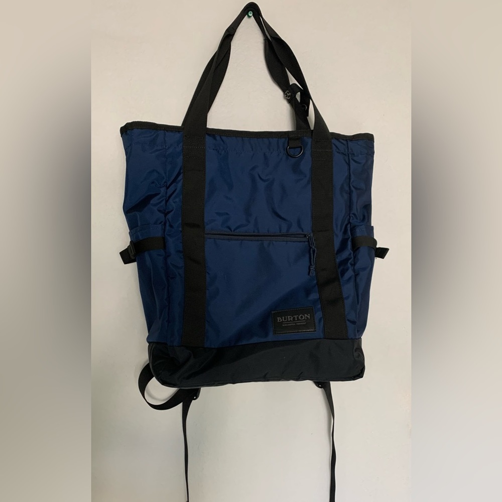 Burton tote bag/backpack combo new without tags